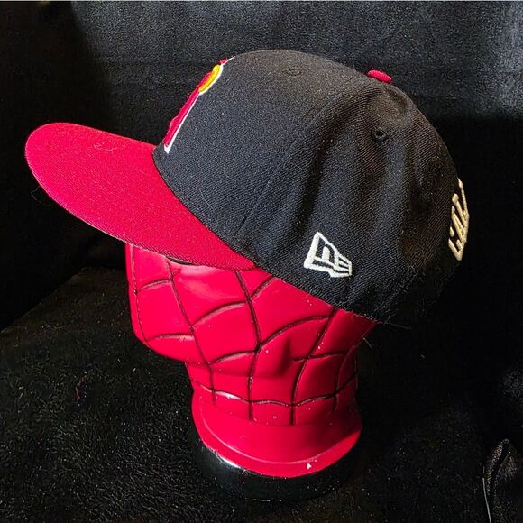 New Era Green and Pink Snapback Cap - Picture 3 of 8